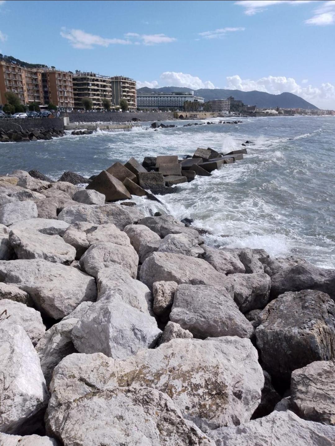 Casa Vacanza La Maison De Losyram Art Salerno Exteriér fotografie